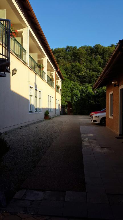 Pension Zierlinger Senftenberg Exteriör bild